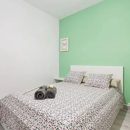 Central With Terrasse شقة برشلونة